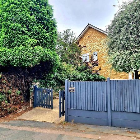 Potter'S Escape-Walking Distance From The Studios! Abbots Langley Екстер'єр фото